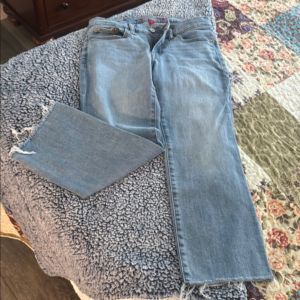 Lucky Brand Light Blue Denim cropped/ankle